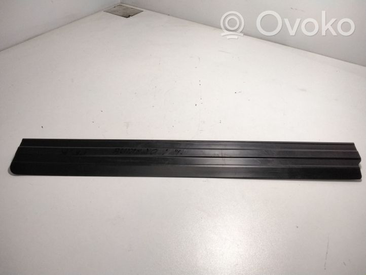 Audi 80 90 B2 Etuoven kynnyksen suojalista 