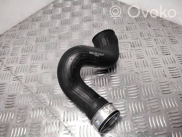 Volkswagen PASSAT B5.5 Tube d'admission de tuyau de refroidisseur intermédiaire 3B0145834AA