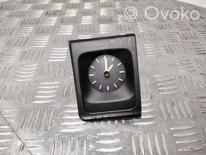 Opel Vectra A Uhr 90306467
