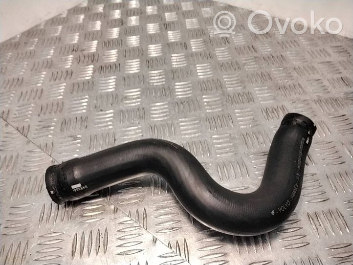 Volvo S80 Tubo flessibile del liquido di raffreddamento del motore 9485580