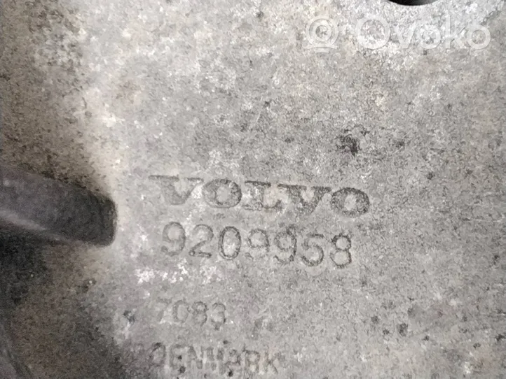 Volvo V70 Supporto di montaggio scatola del cambio 9209958