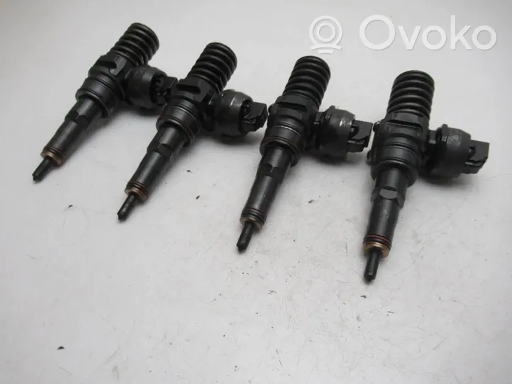 Volkswagen PASSAT B5.5 Set di iniettori 038130073AG