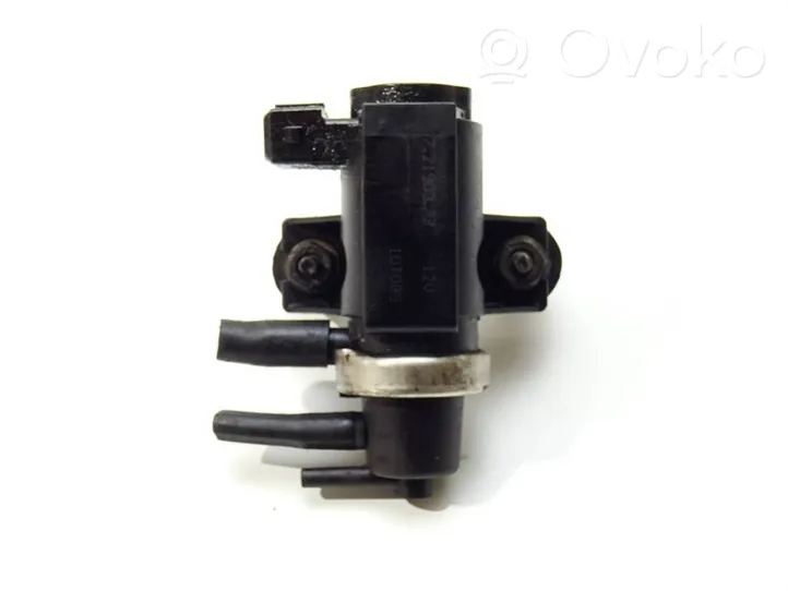 BMW 7 E38 Fuel pressure regulator 72190373