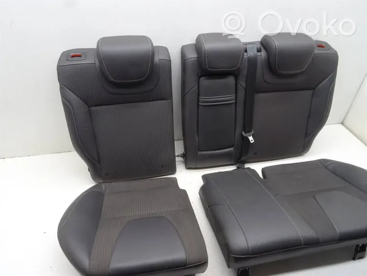 Ford Focus Second row seats 