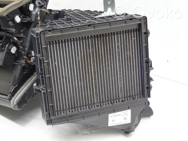 Volkswagen Touareg II Radiateur soufflant de chauffage 7P1820005L