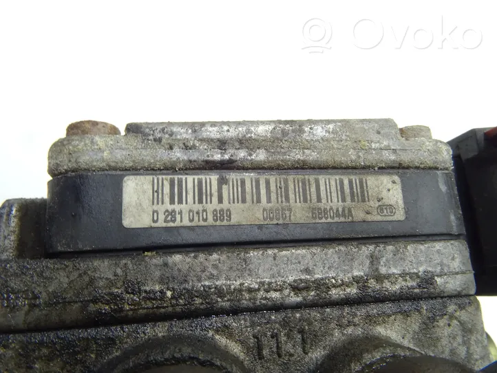 Opel Zafira A Pompe d'injection de carburant à haute pression 0281010889