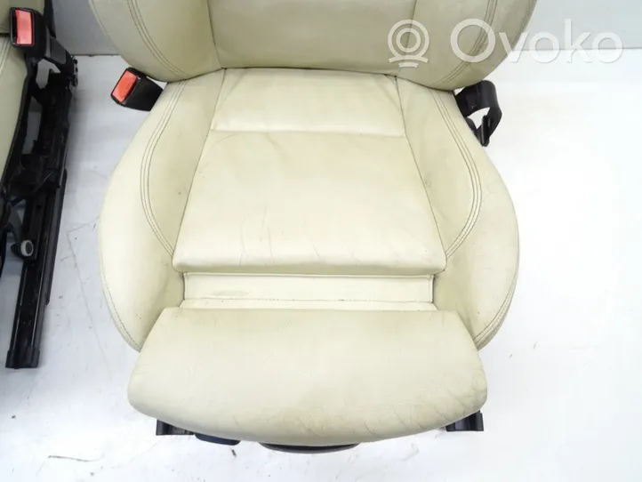 BMW 3 E90 E91 Sitze und Türverkleidungen komplett 