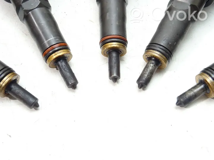 Volkswagen PASSAT B5.5 Fuel injectors set 038130073J