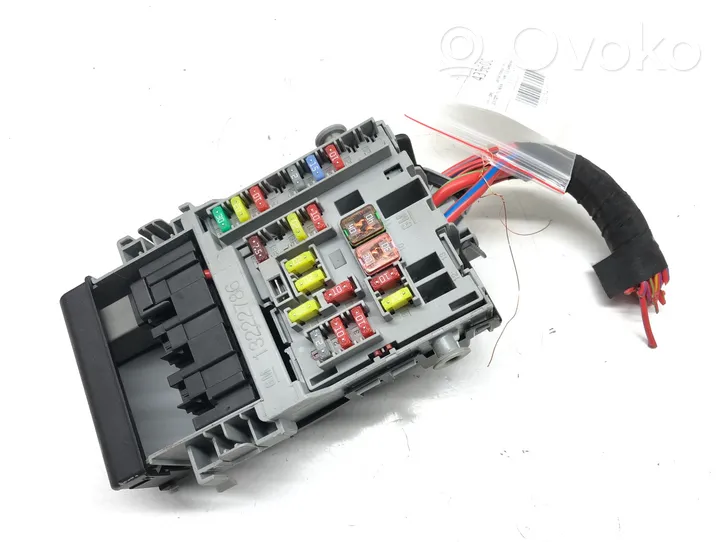 Opel Zafira C Fuse box set 13222786