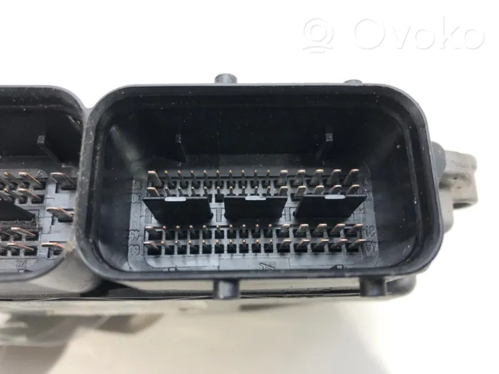 Hyundai i30 Galios (ECU) modulis 0281017211