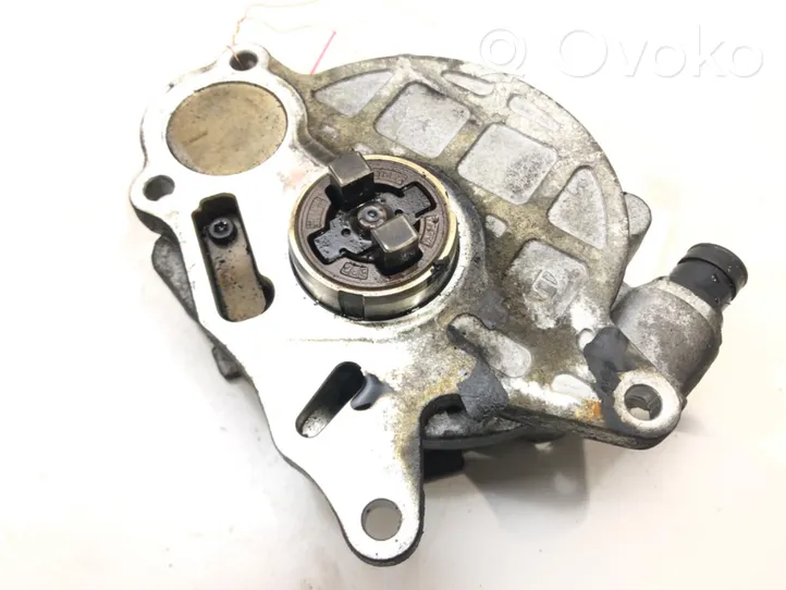 Volkswagen PASSAT B7 Vacuum pump 03L145100F