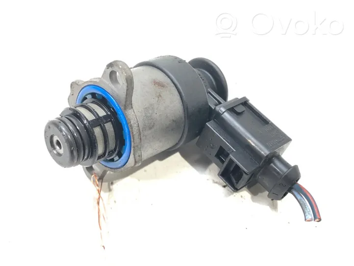 Volkswagen PASSAT B7 Fuel pressure regulator 0928400768