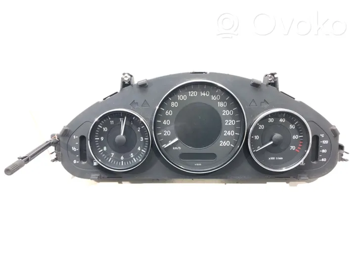 Mercedes-Benz CLS AMG C219 Compteur de vitesse tableau de bord 2195400111