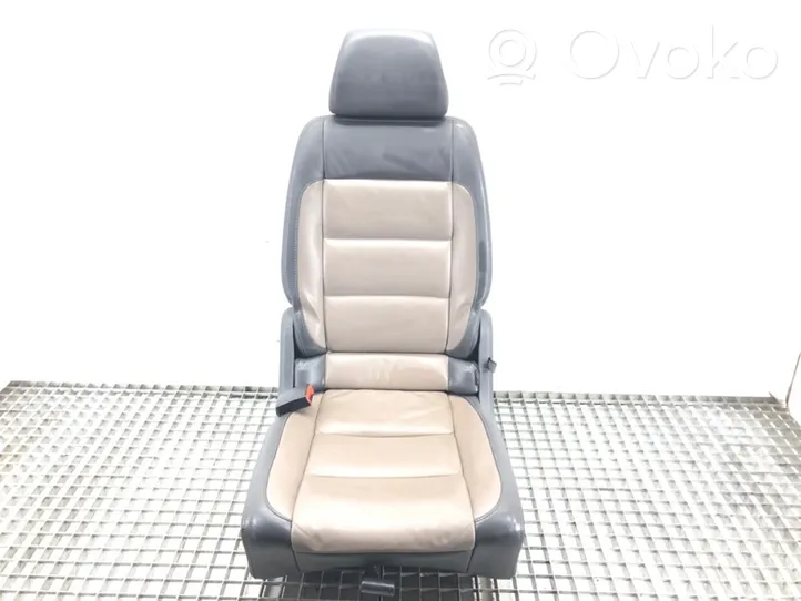 Volkswagen Touran I Fotel tylny 