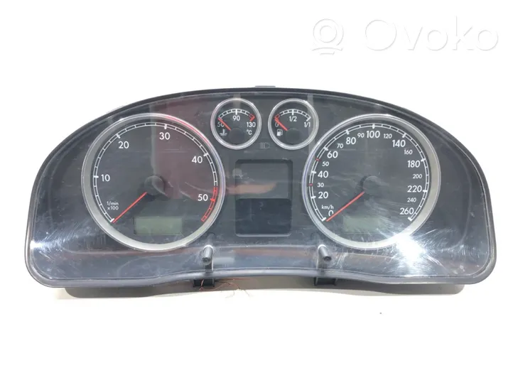 Volkswagen PASSAT B5.5 Geschwindigkeitsmesser Cockpit 3B0920826A