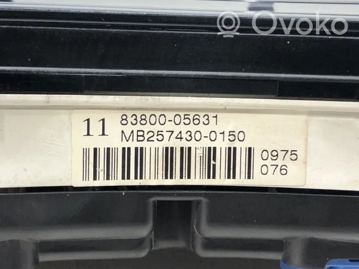 Toyota Avensis T250 Compteur de vitesse tableau de bord 83800-05631