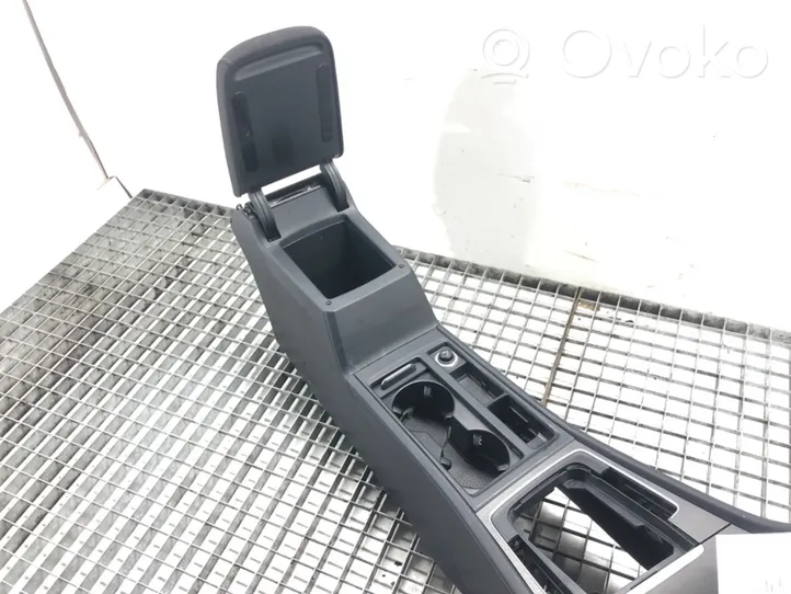 Volkswagen Golf VII Center console 