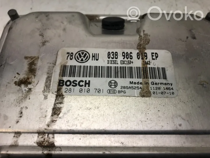 Volkswagen PASSAT B5.5 Motora vadības bloka ECU 038906019EP