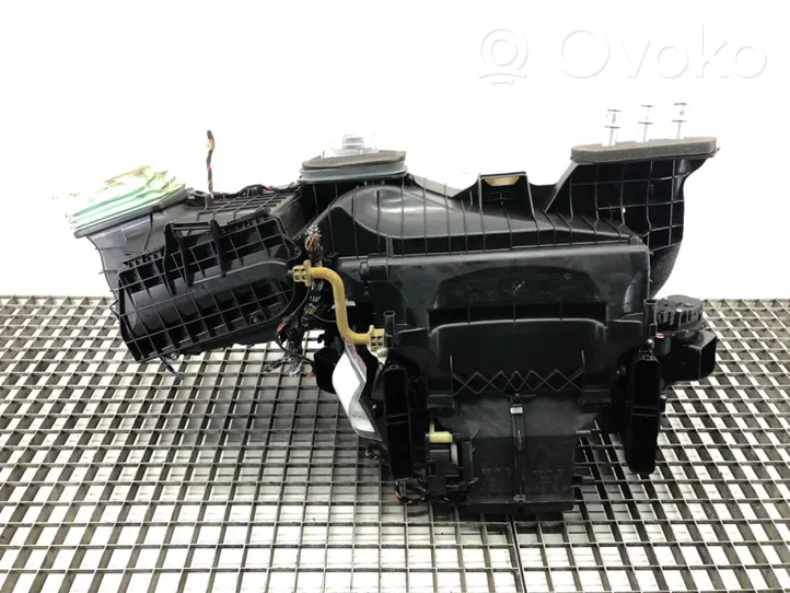 BMW 5 F10 F11 Pečiuko radiatorius 9202574