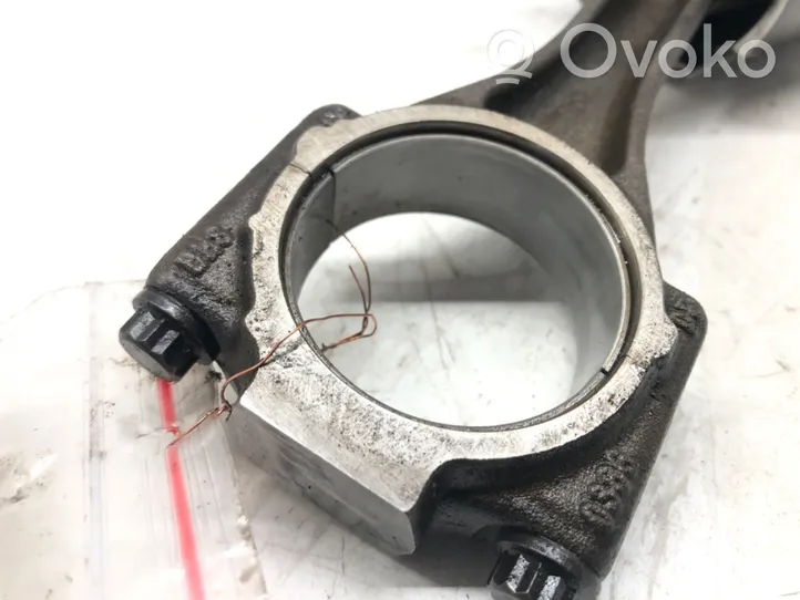 Volkswagen Caddy Piston with connecting rod 