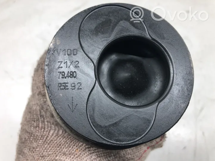 Volkswagen Caddy Piston with connecting rod 