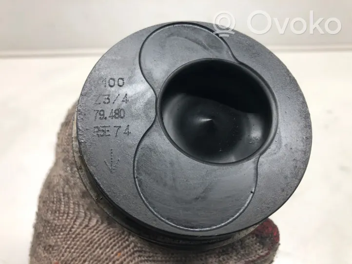 Volkswagen Caddy Piston avec bielle 