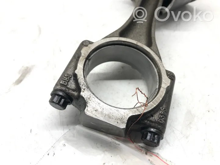 Volkswagen Caddy Piston with connecting rod 