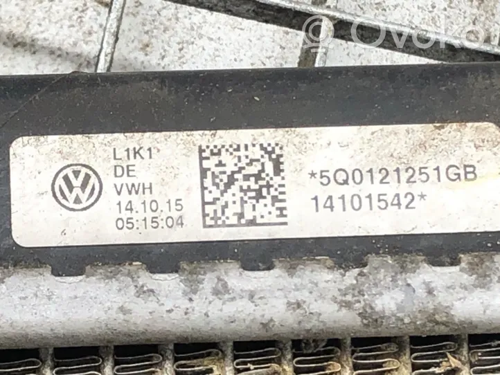 Volkswagen Golf VII Coolant radiator 5Q0121251GB