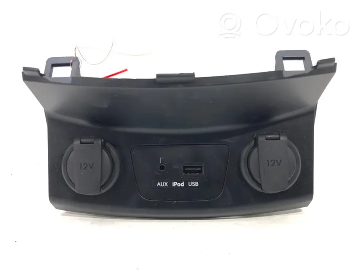 Hyundai i30 Connettore plug in USB 84760-A6050RY