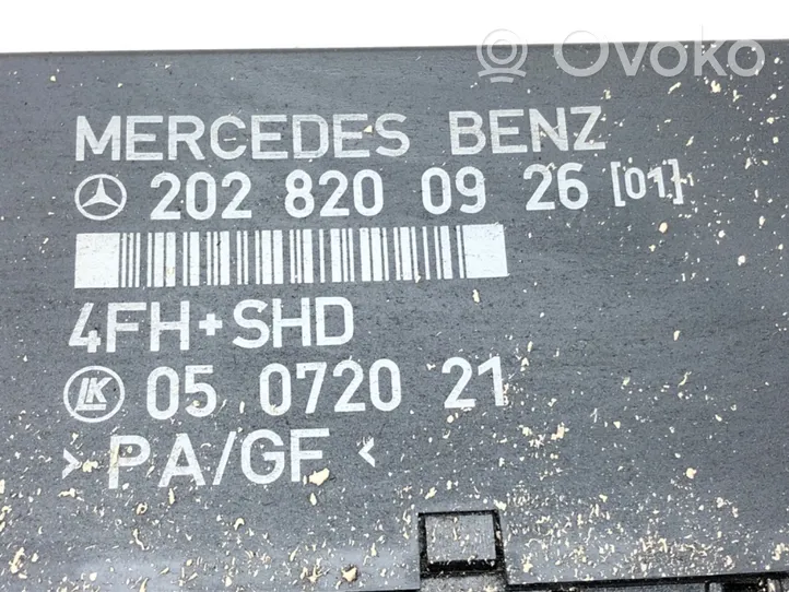 Mercedes-Benz C AMG W202 Modulo di controllo del corpo centrale 2028200926