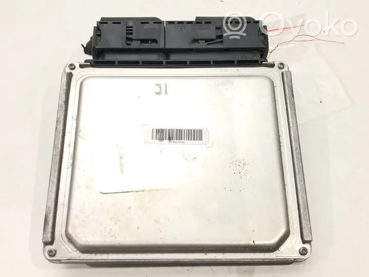 Skoda Rapid (NH) Unité de commande, module ECU de moteur 04B907445