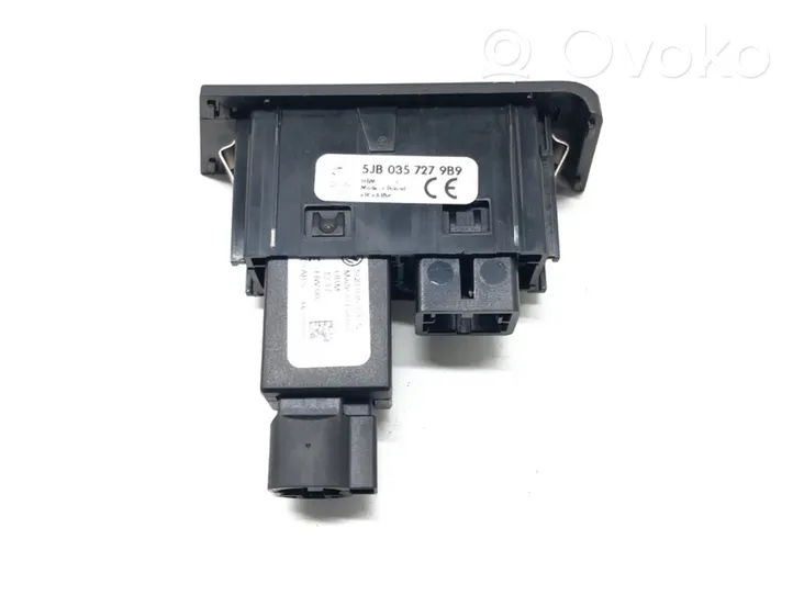 Skoda Rapid (NH) Connecteur/prise USB 5Q0035726N