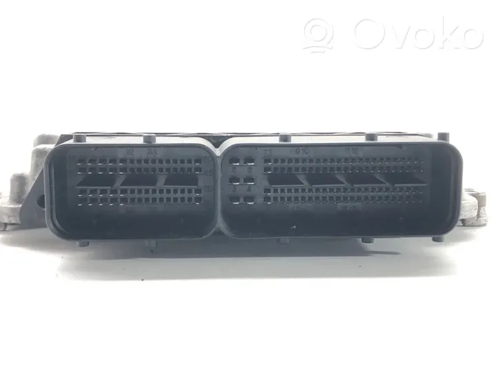 KIA Carens III Komputer / Sterownik ECU silnika 39113-27485