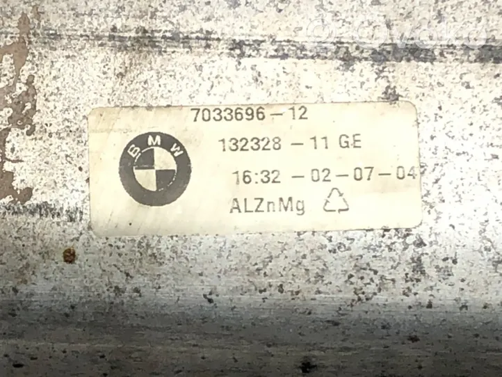 BMW 5 E60 E61 Priekinė kėbulo dalis 7033696