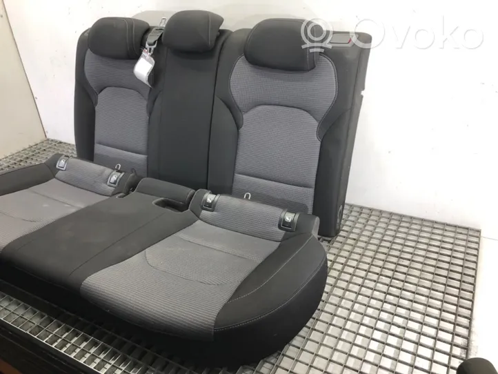 Hyundai i30 Toisen istuinrivin istuimet 