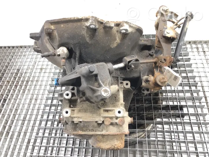 Opel Zafira A Mechaninė 5 pavarų dėžė F17E419