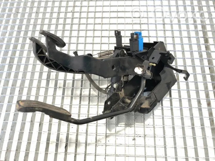 Volkswagen Transporter - Caravelle T4 Pedal assembly 