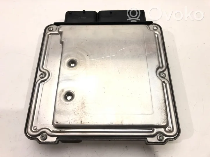 Volkswagen Touran I Motora vadības bloka ECU 03G906016BQ