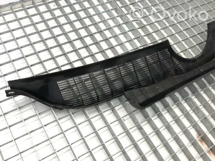 Mercedes-Benz 190 W201 Wiper trim 2018360402