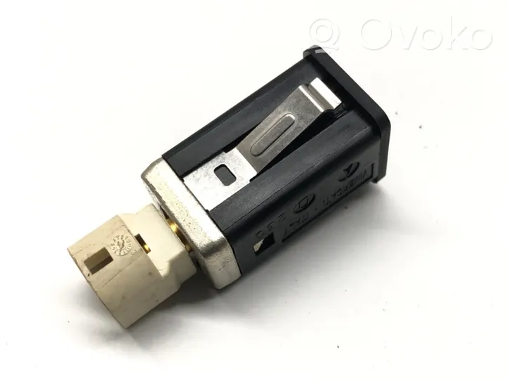 BMW 7 F01 F02 F03 F04 Connettore plug in USB 9167196