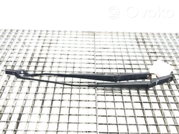 Volkswagen PASSAT CC Front wiper blade arm 