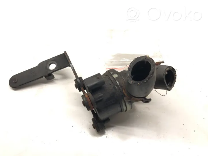 Volkswagen PASSAT B7 Support de filtre à huile 5N0965561A