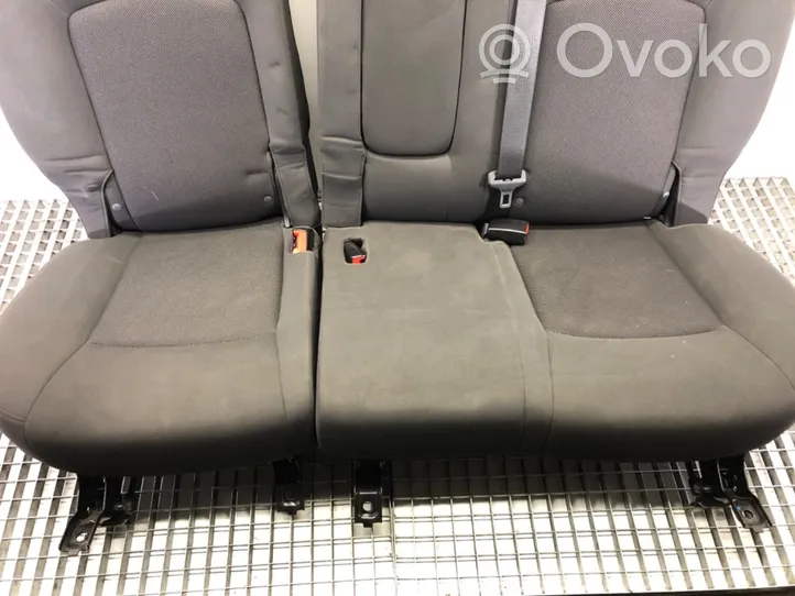 Chevrolet Orlando Second row seats 