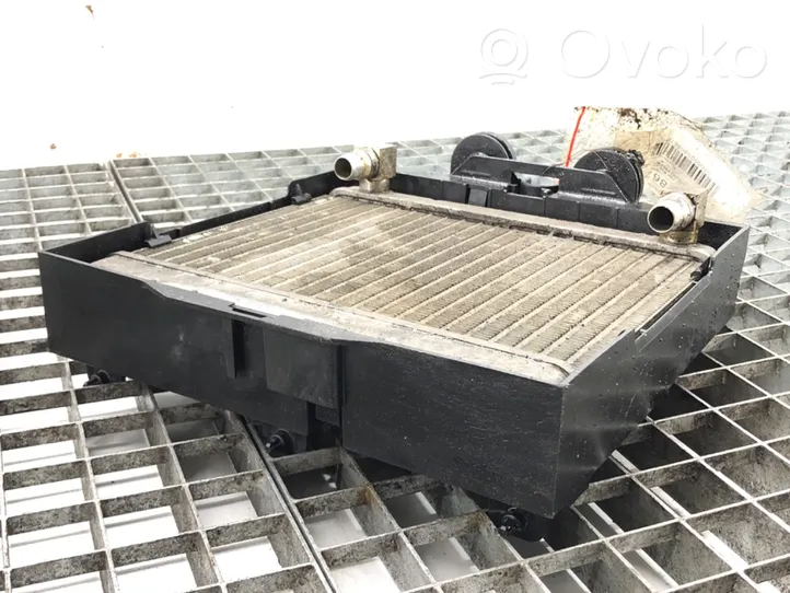 BMW 7 F01 F02 F03 F04 Dzinēja eļļas radiators 7572542