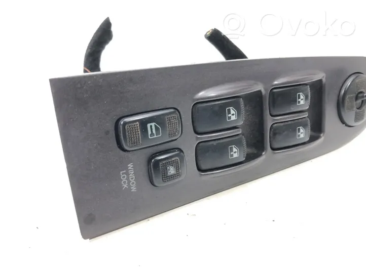 Hyundai Trajet Electric window control switch 621W02250