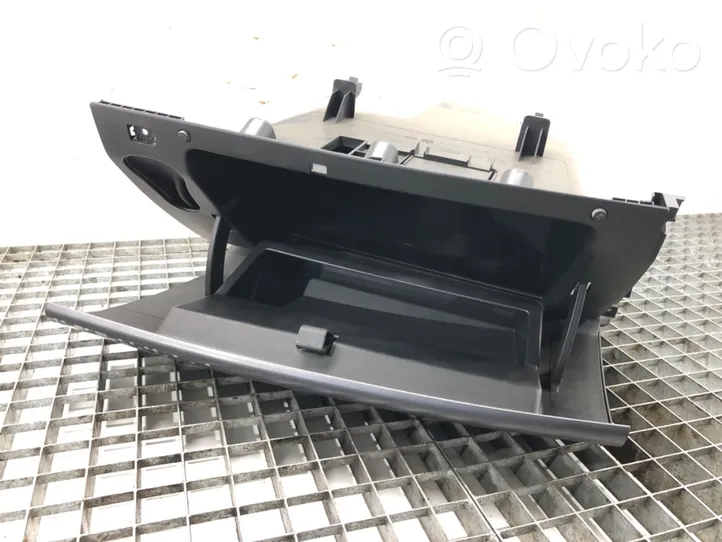 Renault Megane II Glove box set 