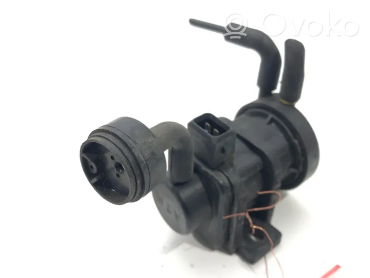 Opel Astra G Fuel pressure regulator 09128022