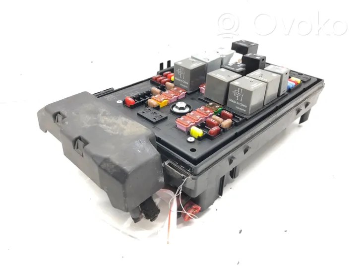 Opel Astra J Fuse box set 13318782