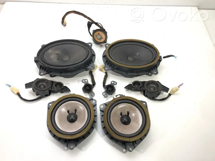 Toyota Avensis T270 Kit del sistema de audio 86160-05170