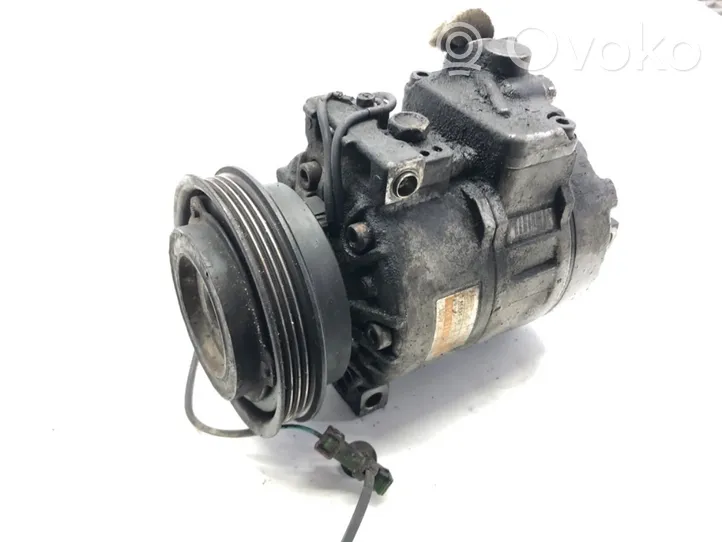 Volkswagen PASSAT B5.5 Ilmastointilaitteen kompressorin pumppu (A/C) 8D0260808